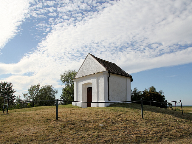 Apetlon, Hgelgrab Rosalia-Kapelle