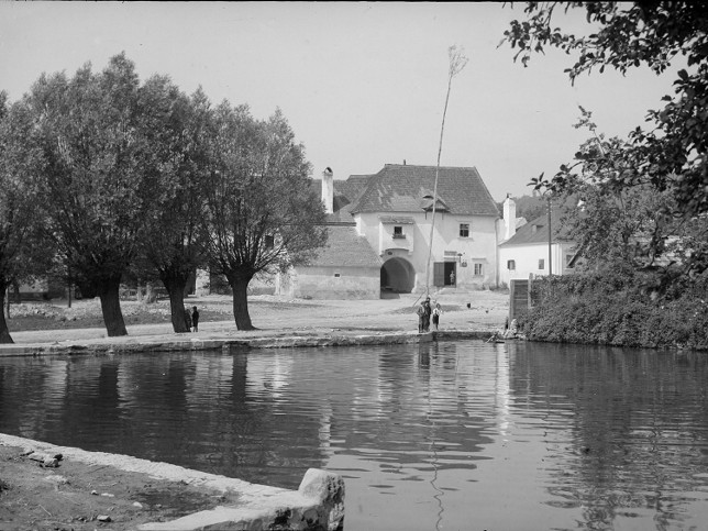 Kleinhflein, Dorfteich um 1930