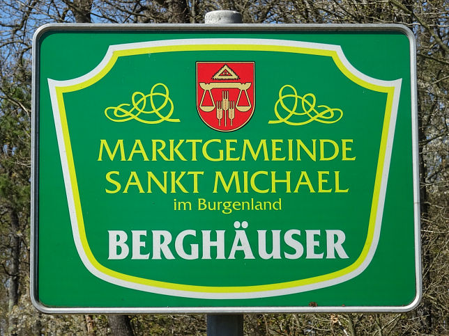 St. Michael-Bergen, Berghuser