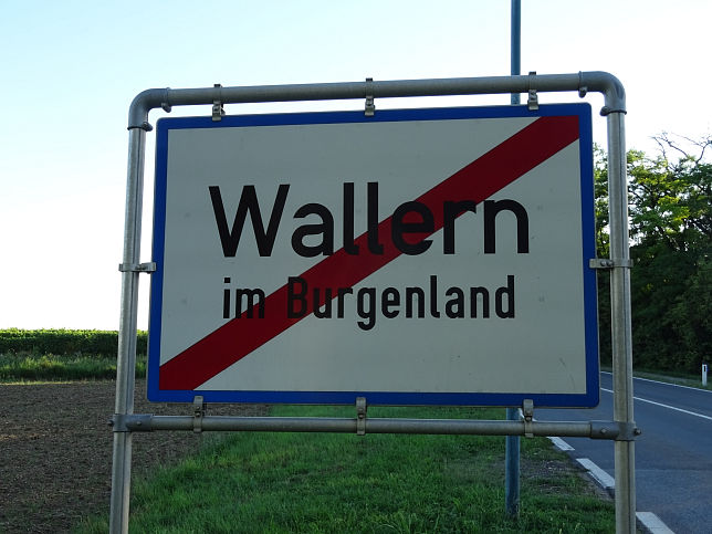 Wallern, Ortstafel