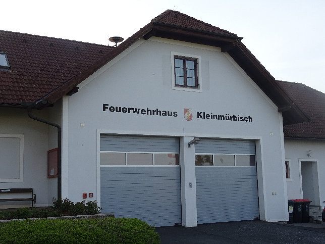 Kleinmrbisch, Gemeindeamt und Feuerwehr