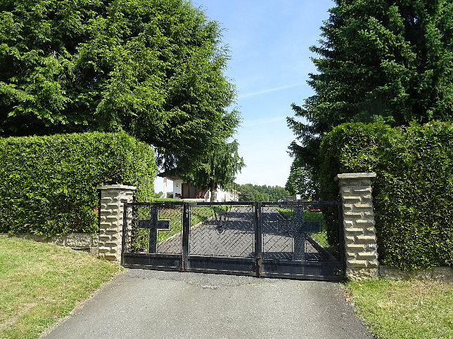 Rehgraben, Friedhofseingang