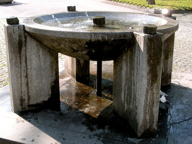 Brunnen am Burjanplatz