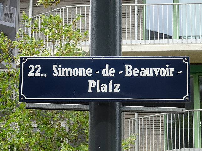 Brunnen am Simone-de-Beauvoir-Platz