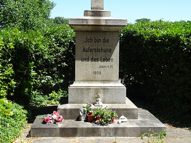 Friedhofskreuz Breitenlee