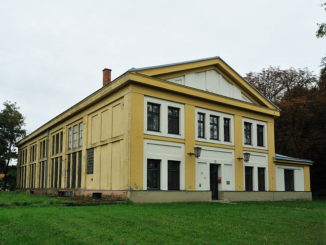 Bruckneudorf, Benedekkaserne