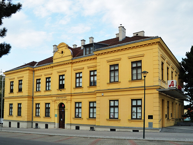 Bruckneudorf, Gemeindeamt
