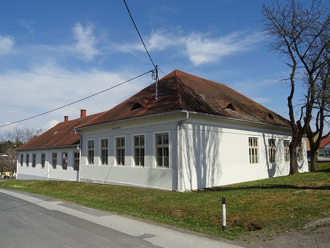 Burgauberg, Alte Volksschule