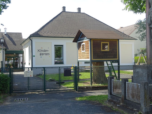Deutsch Schtzen, Kindergarten