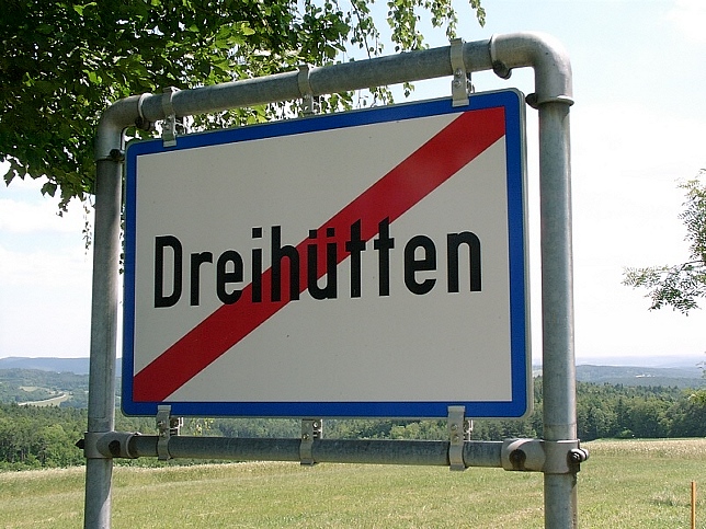 Dreihtten, Ortstafel