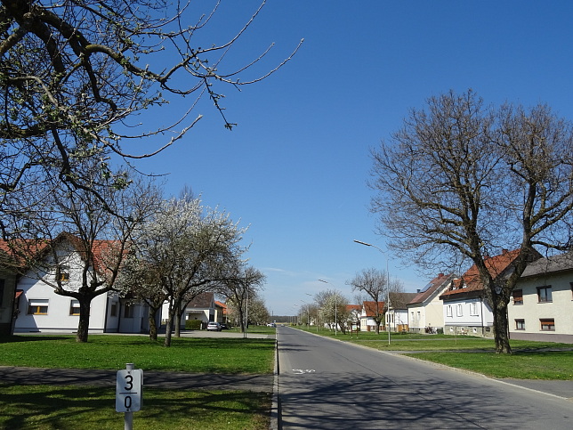 Hagensdorf, L249, Luisinger Straße