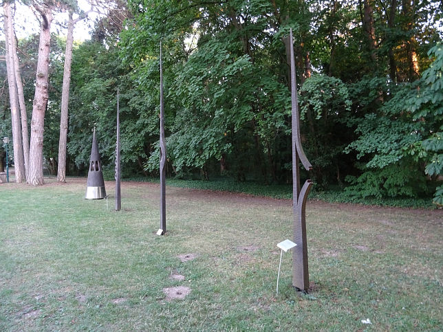 Halbturn, Skulpturen im Park