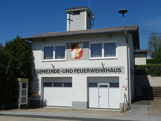 Harmisch, Gemeinde- und Feuerwehrhaus