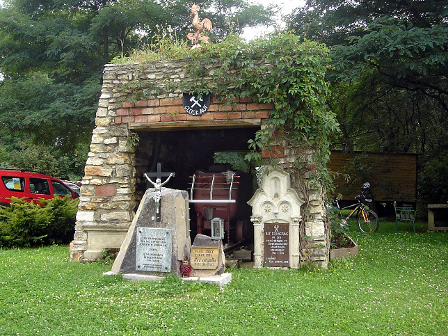 Helenenschacht, Gedenkstein