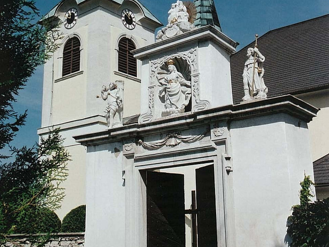 Kaisersteinbruch, Friedhofsportal