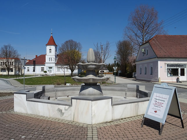 Kemeten, Dorfbrunnen