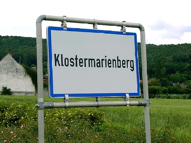 Klostermarienberg, Ortstafel