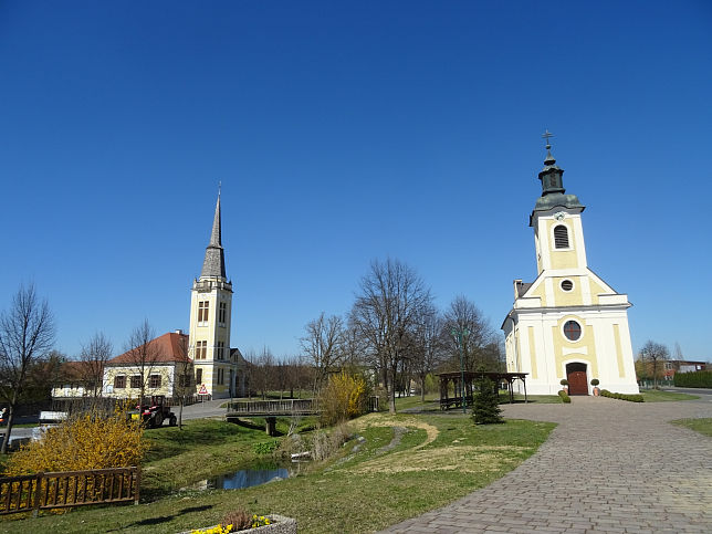 Königsdorf, Kath. Pfarrkirche hl. Stephan und Ev. Schul- und Bethaus