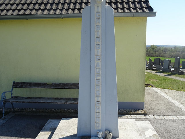 Kotezicken, Friedhofskreuz