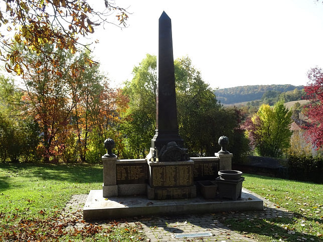 Kukmirn, Kriegerdenkmal