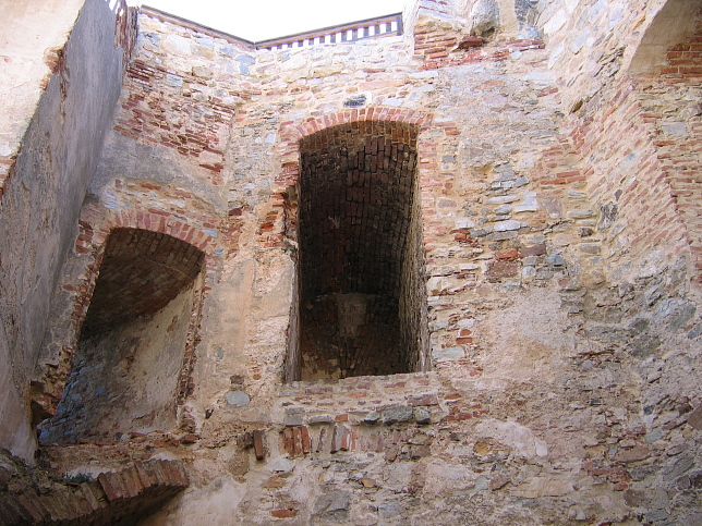 Ruine Landsee, Burgaufgang