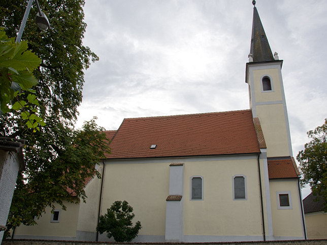 Mannersdorf/Rabnitz, Pfarrkirche Hl. Dreifaltigkeit