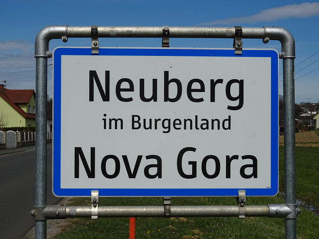 Neuberg, Ortstafel