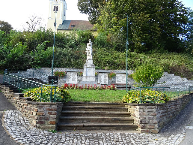 Neuhaus am Klausenbach, Kriegerdenkmal