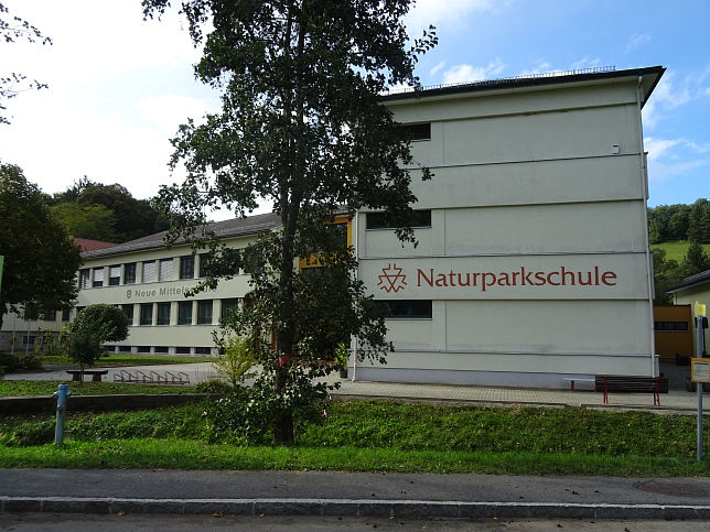 Neuhaus am Klausenbach, Volksschule