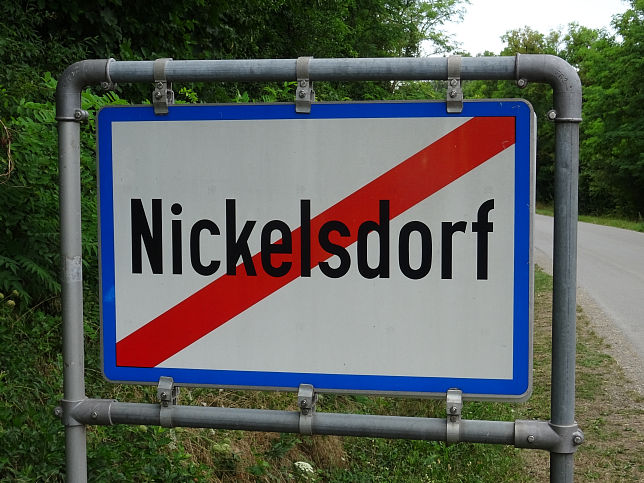 Nickelsdorf, Ortstafel