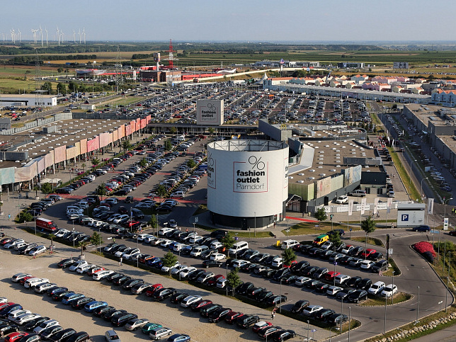 Parndorf, Villaggio Fashion Outlet