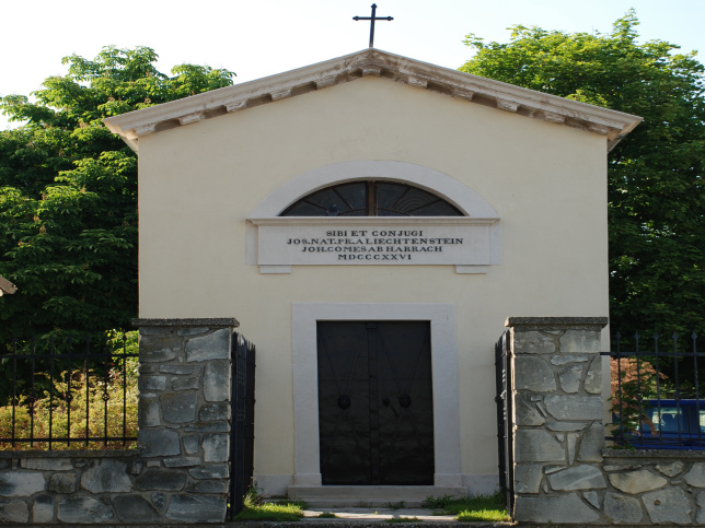 Parndorf, Gruftkapelle hl. Kreuz