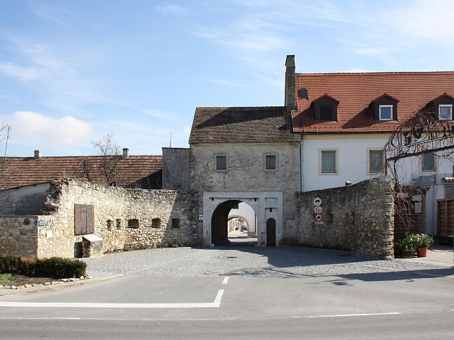 Purbach, Trkentor mit Zwingermauer