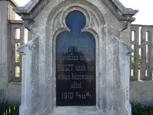 Rust, Friedhofskreuz 1910
