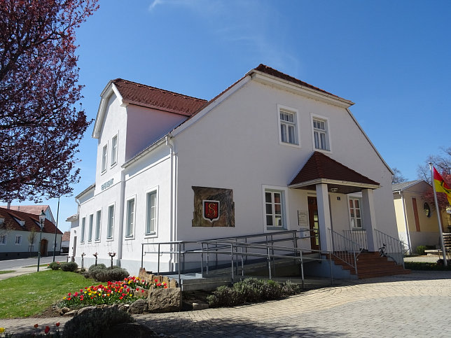 Schtzen am Gebirge, Gemeindeamt