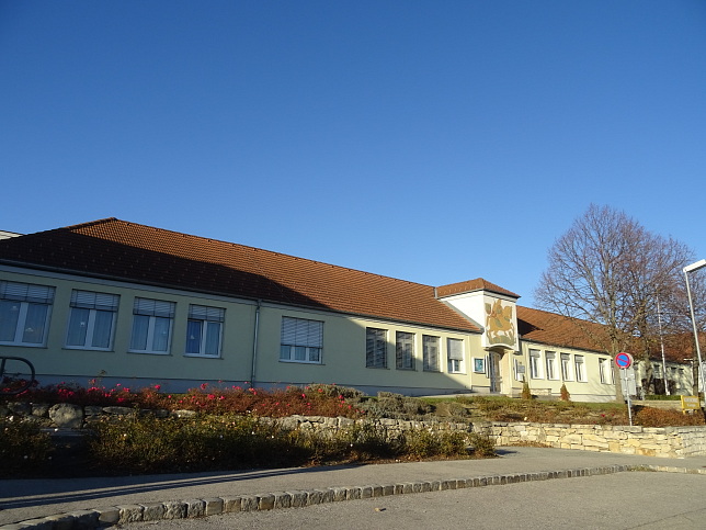 St. Georgen, Volksschule