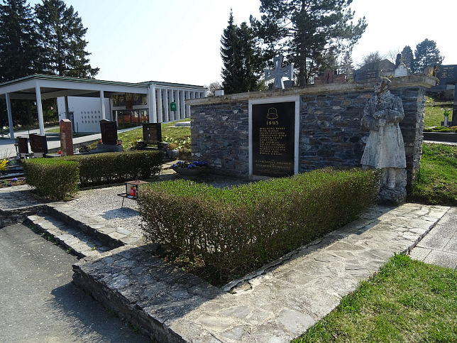 Stegersbach, Kriegerdenkmal mit deutschen Soldaten