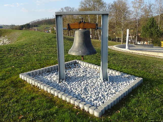 Tschanigraben, Glocke