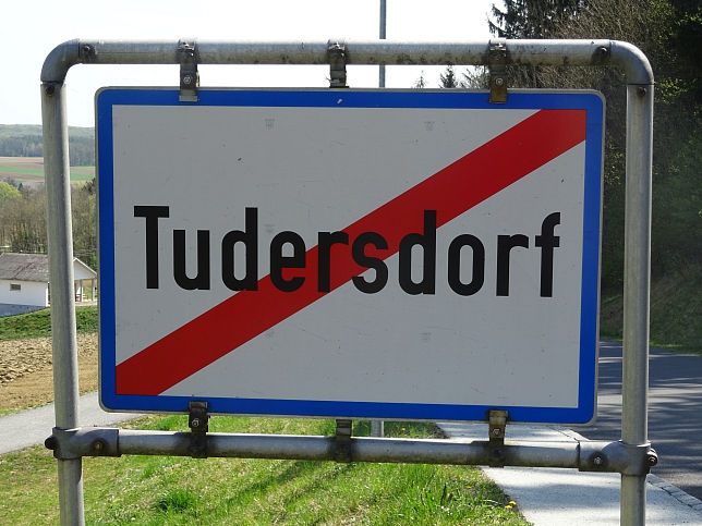 Tudersdorf, Ortstafel