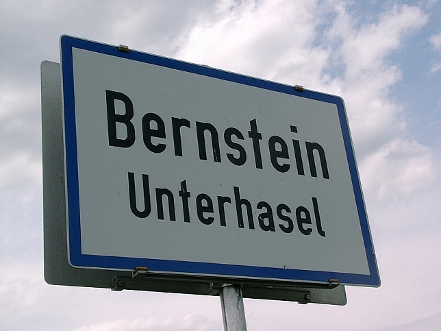 Unterhasel, Ortstafel