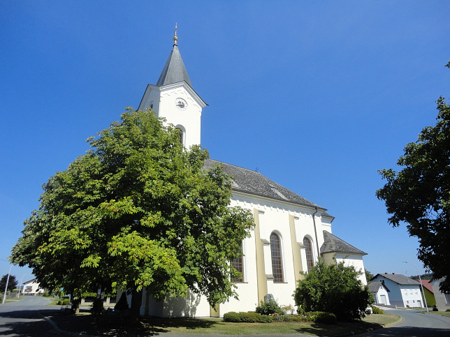 Urbersdorf, Kirche