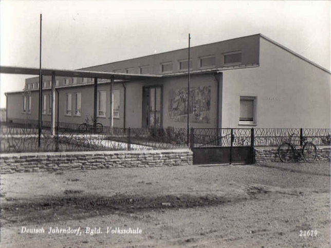 Deutsch Jahrndorf, Volksschule