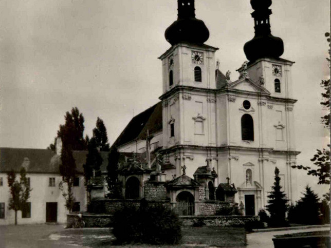 Frauenkirchen, Wallfahrtskirche mit Kalvarienberg