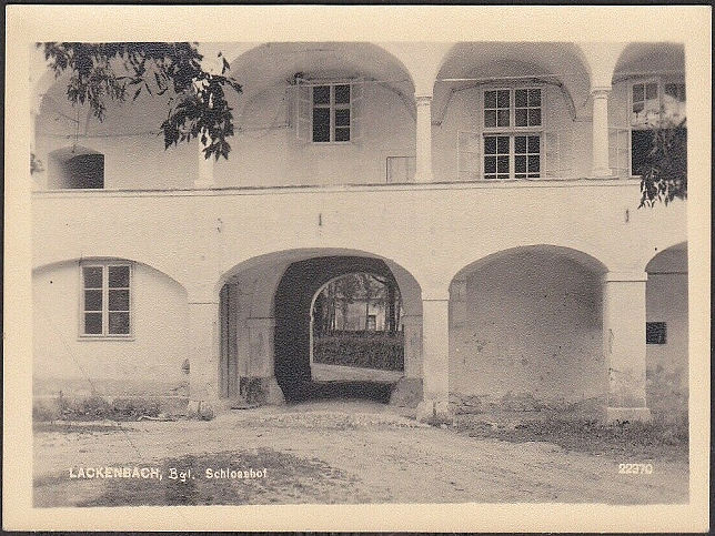 Lackenbach, Schlosshof
