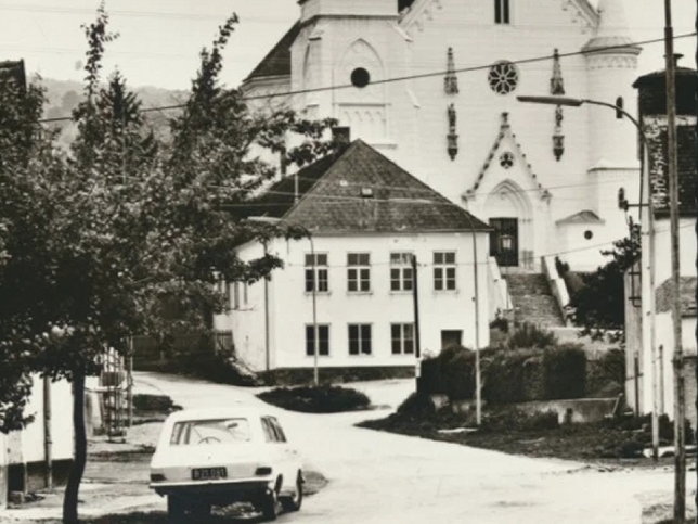 M�llendorf, Neue Pfarrkirche