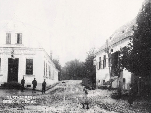 Neutal, Schule, Kirche, Gasthaus Bieribauer und Bauer