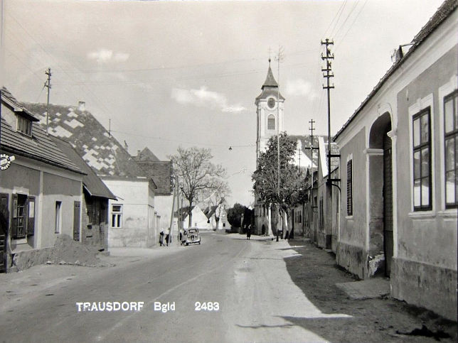 Trausdorf, Strae und Kirche