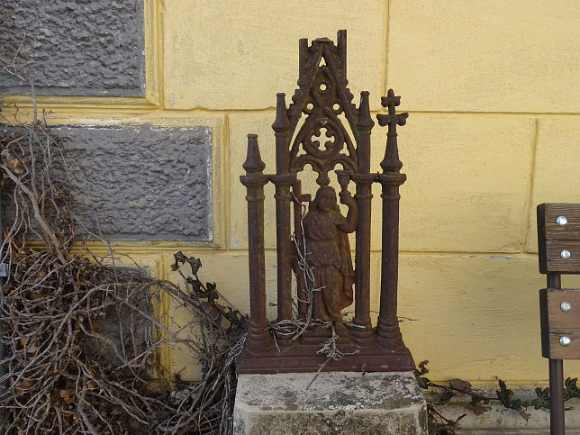 Krmend-Alsberkifalu, Friedhof