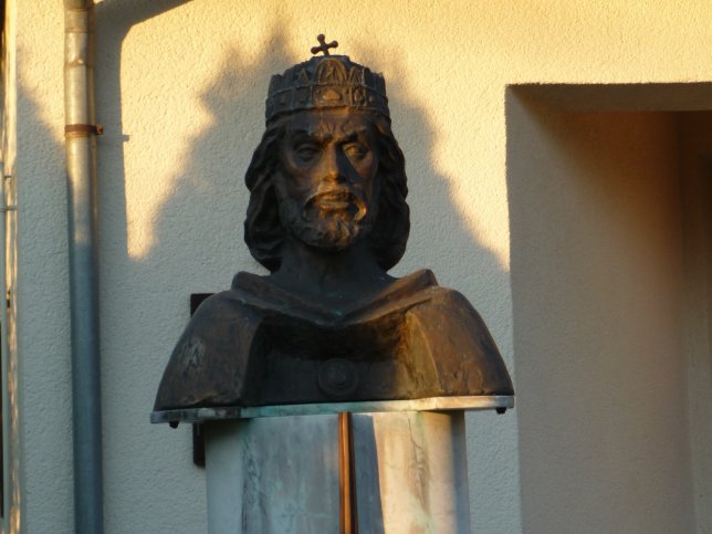 Bajnsenye, Kath. Kirche