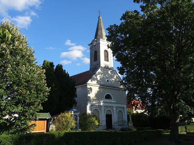 Balogunyom, Pfarrkirche Allerheiligen